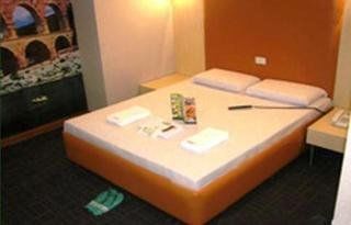 Eurotel North Edsa Hotel 3*